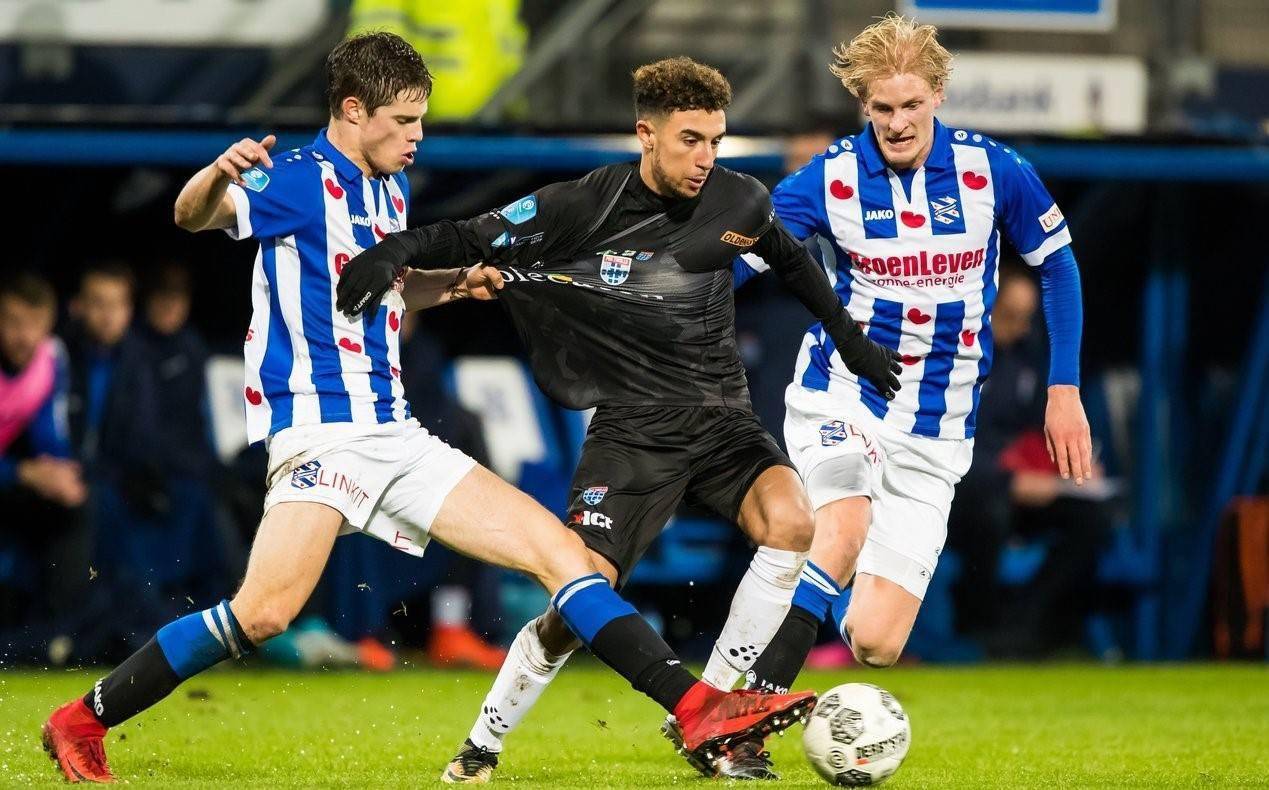 蒙古族摔跤 蒙古族摔跤